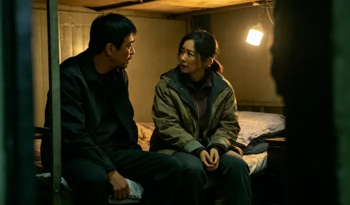 写实摄影风格夫妻生活场景 (1).webp
